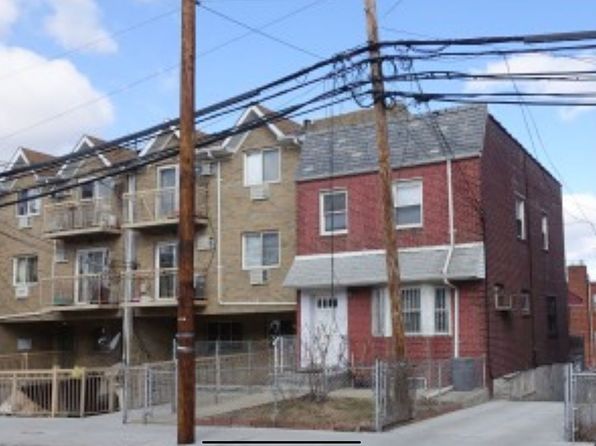 7243 Calamus Ave, Flushing, NY 11377