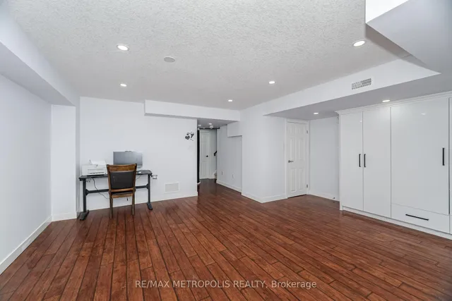 Additional image 32 of 4 Edsel Rd