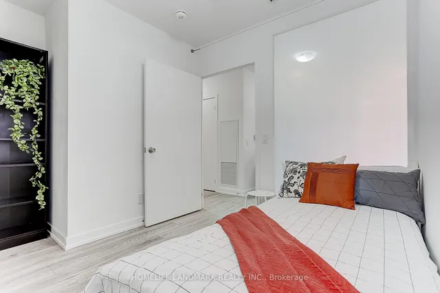 Additional image 37 of 159 Wellesley St Unit 401