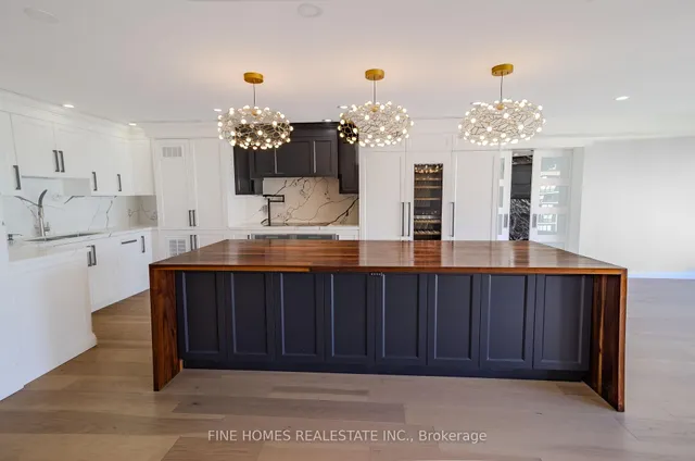 Additional image 21 of 55 Harbour Sq Unit 3213