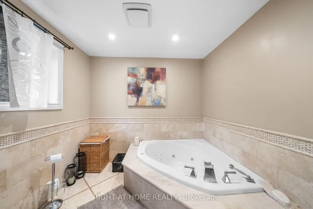 Additional image 28 of 40 Heathview Ave