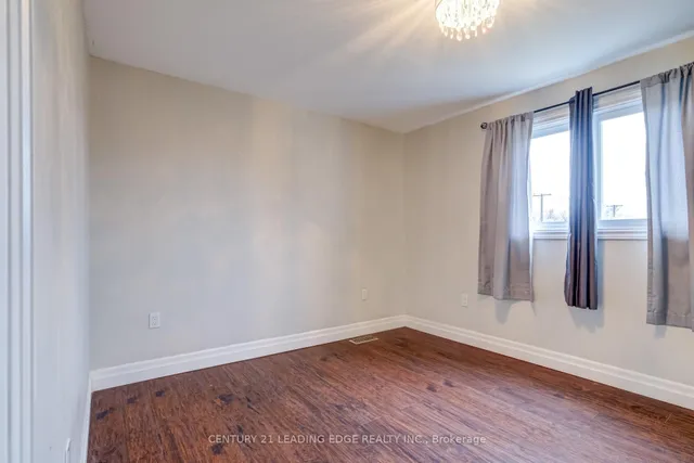 Additional image 12 of 424 Upper Wentworth St