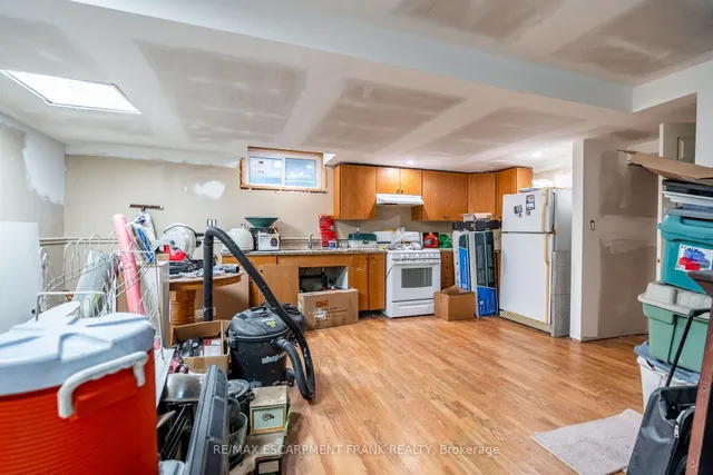 Additional image 31 of 12 Rossmore Ave