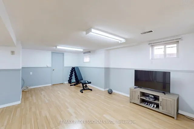 Additional image 20 of 24 Braeburn Ave