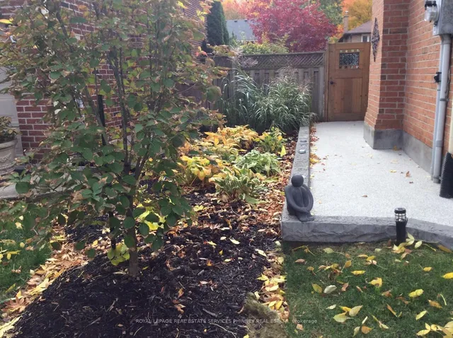 Additional image 44 of 402 Barclay Cres