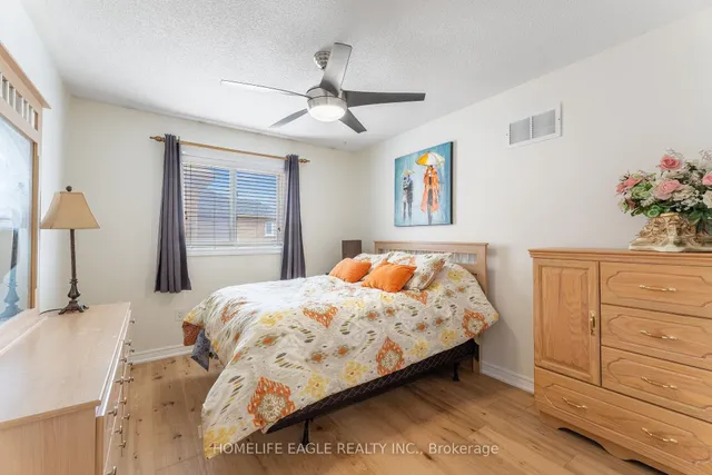 Additional image 18 of 7 Denim Dr