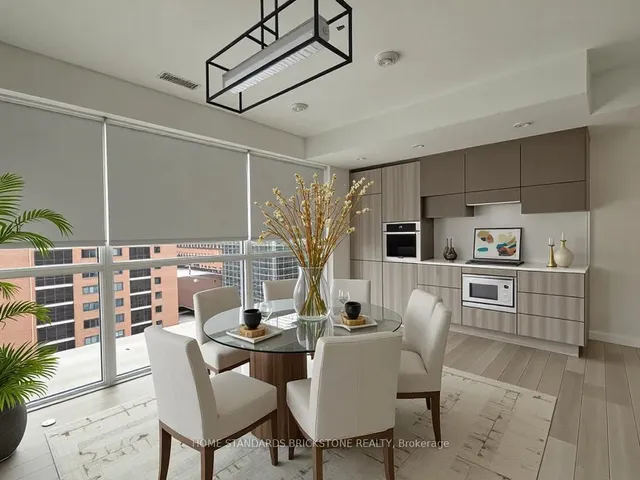 Additional image 5 of 39 Roehampton Ave Unit 609