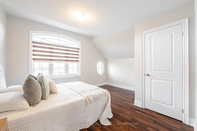 Additional image 38 of 14 Folgate Cres