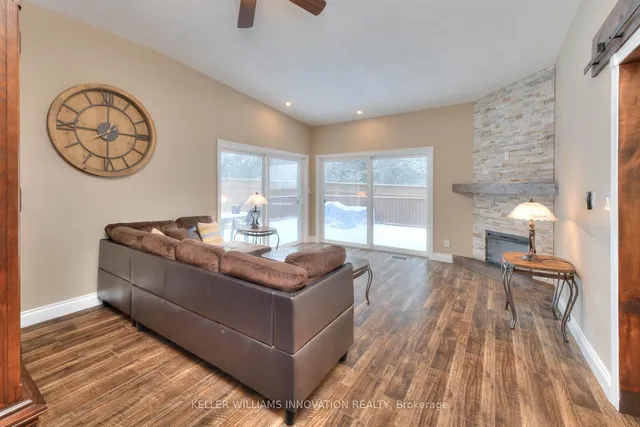 Additional image 16 of 34 Braun St