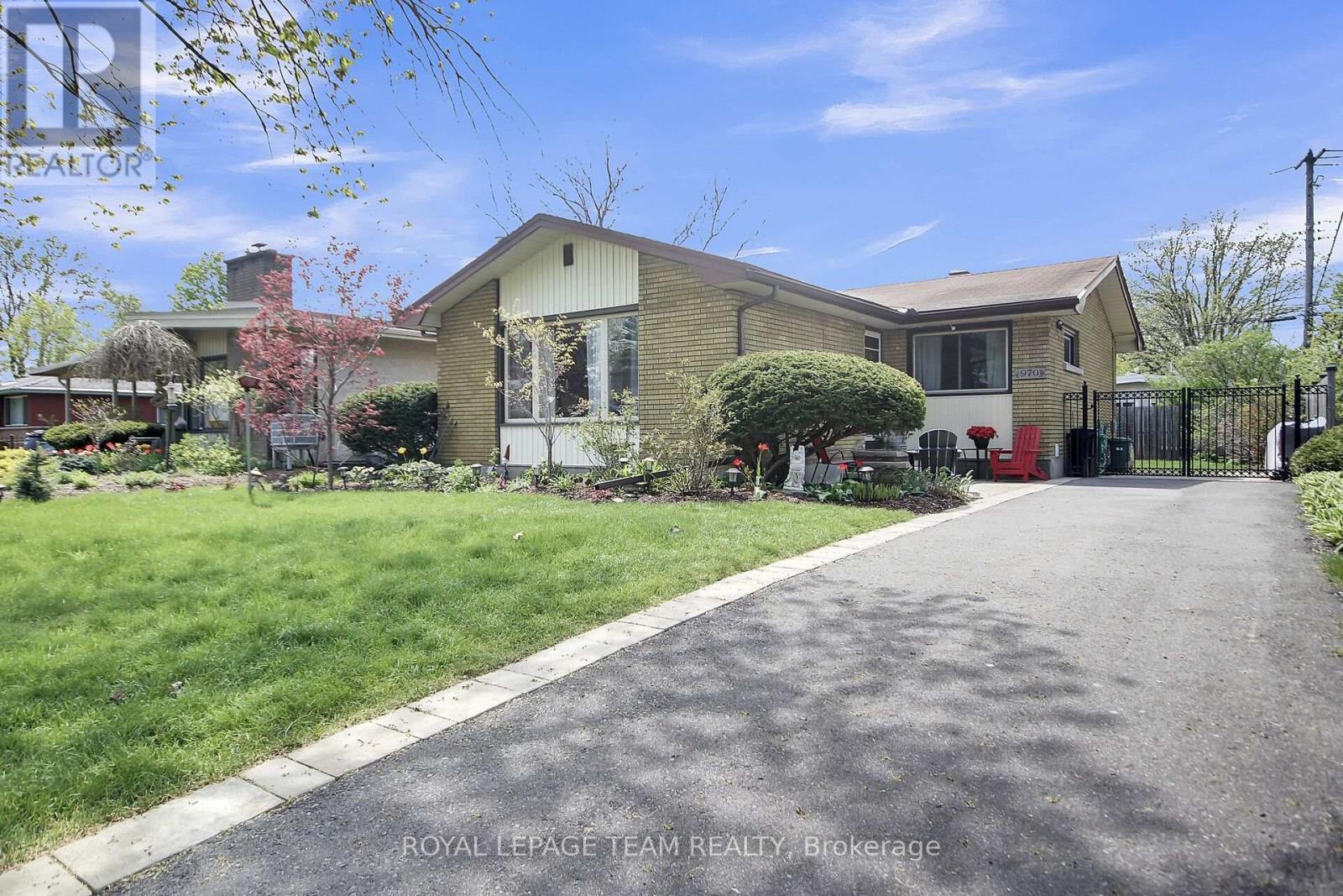 970 PARKHURST BOULEVARD|Ottawa, Ontario K2A3M9