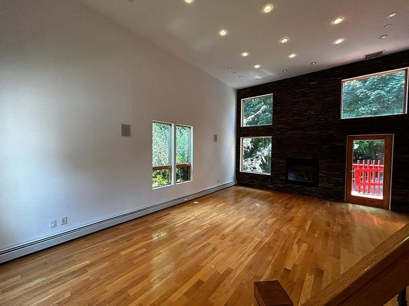4959 Henry Hudson Pkwy W, Bronx, NY 10471