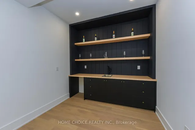 Additional image 39 of 302 Tuck Dr