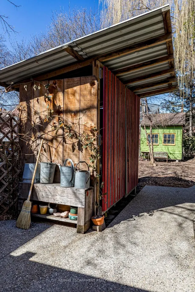 Additional image 49 of 24 Hyde Park Ave