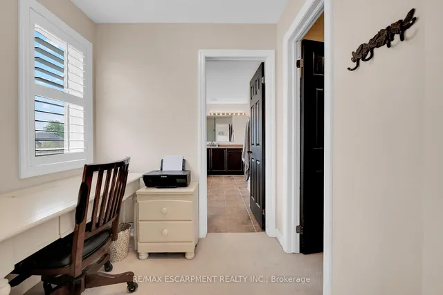 Additional image 28 of 56 Nanaimo Cres