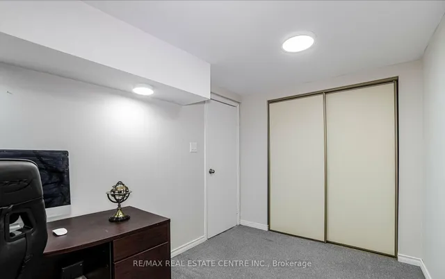 Additional image 35 of 2046 Glenada Cres