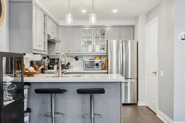 Additional image 12 of 760 Lawrence Ave Unit 61