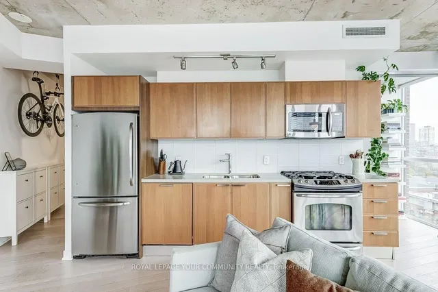 Additional image 14 of 318 King St Unit 907