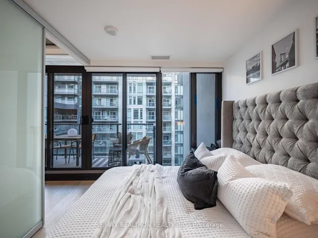 Additional image 30 of 111 Bathurst St Unit 1217