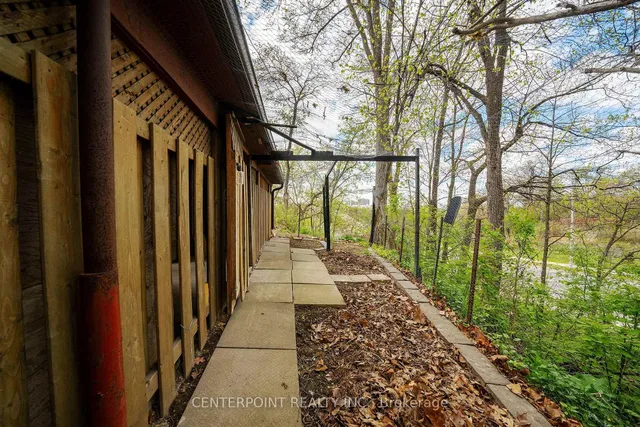 Additional image 37 of 32 Hertford Ave