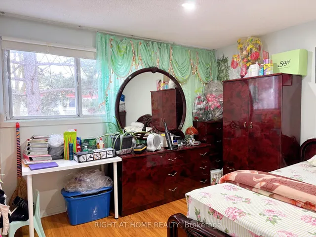 Additional image 19 of 2901 Jane St Unit 101