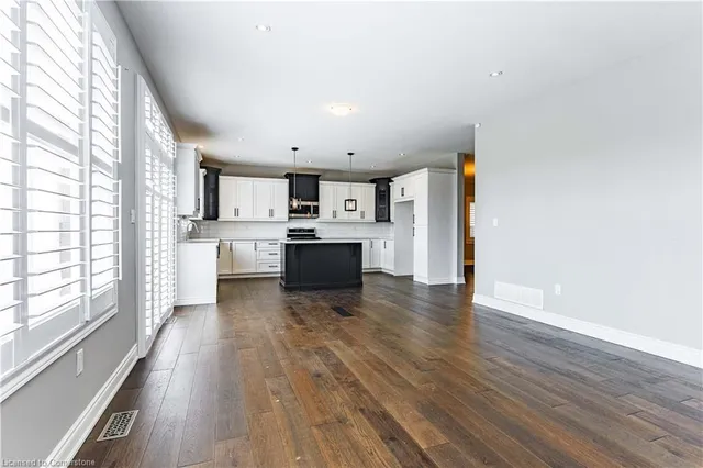 Additional image 13 of 8 Cesar Pl