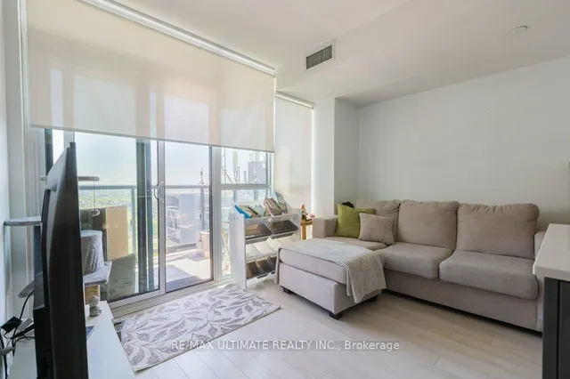 Additional image 5 of 1461 Lawrence Ave Unit 2001