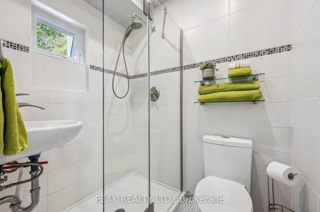 Additional image 28 of 61 Larkspur Cres