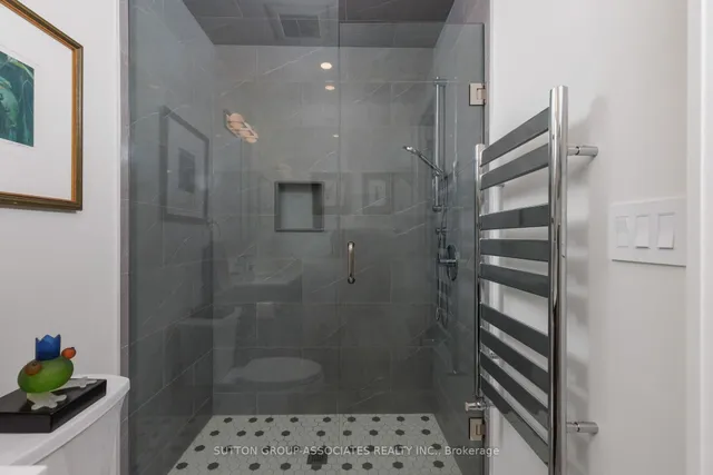 Additional image 29 of 38 Howland Ave