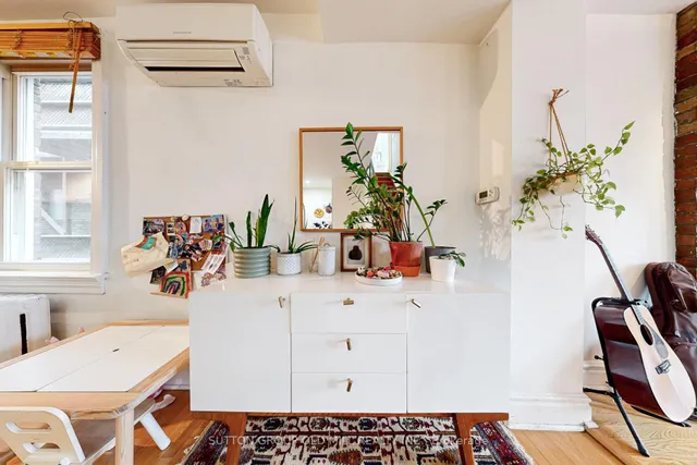 Additional image 13 of 1058 College St