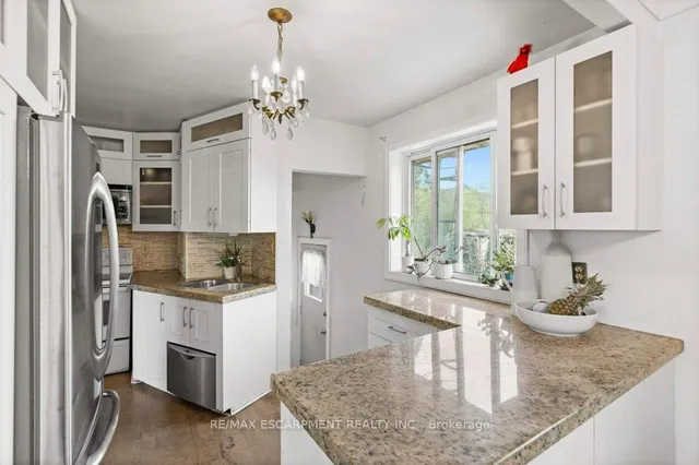 Additional image 13 of 630 Westview Ave