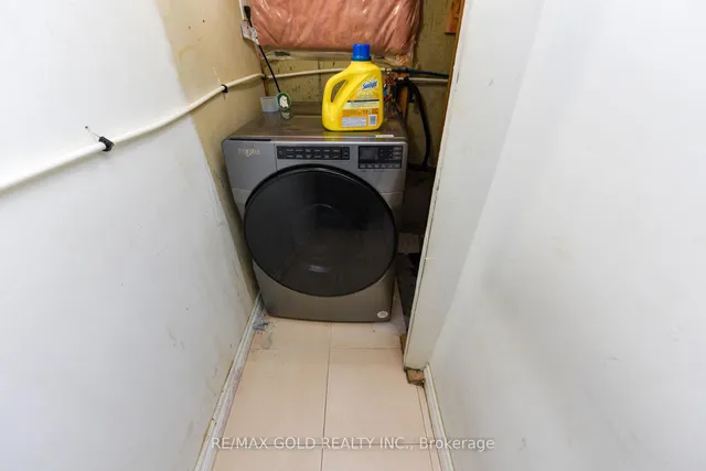 Additional image 34 of 17 Penguin Lane