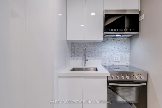 Additional image 6 of 1 King St Unit 2002