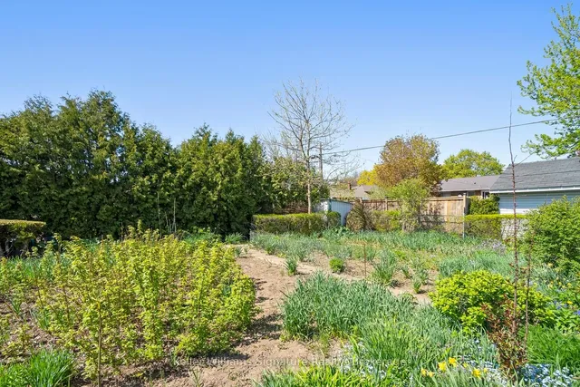 Additional image 38 of 2343 Redfern Rd