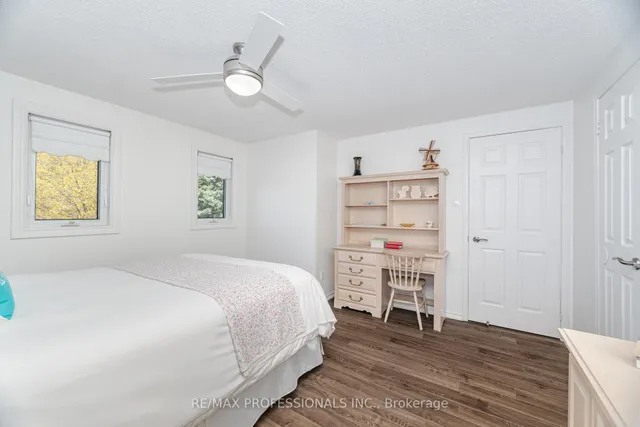 Additional image 29 of 72 Barr Cres