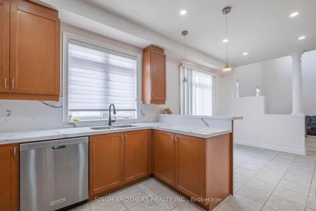 Additional image 30 of 78 Mainard Cres