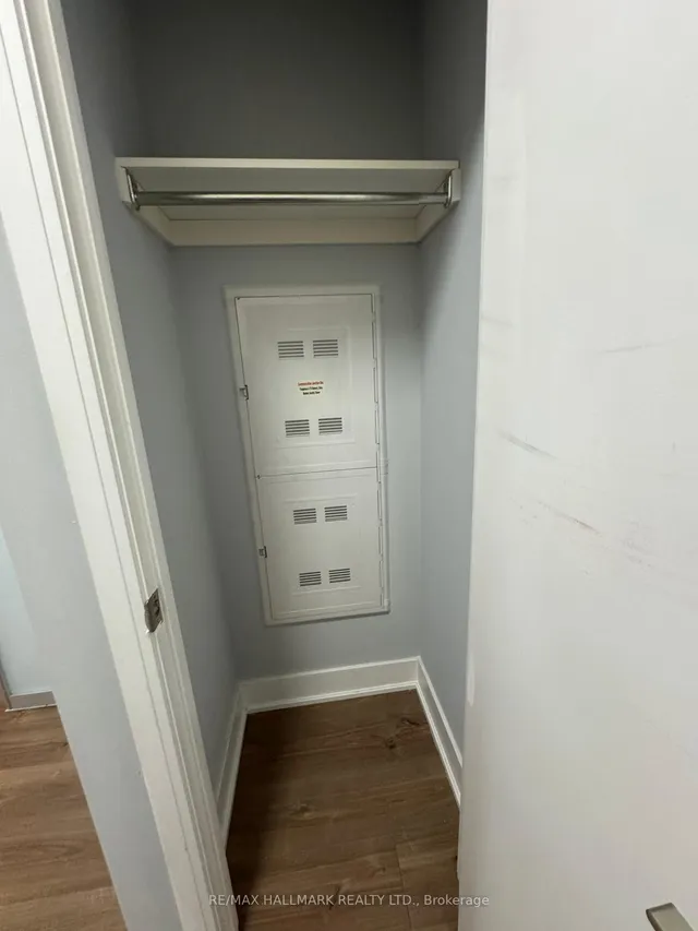 Additional image 18 of 30 Roehampton Ave Unit 418