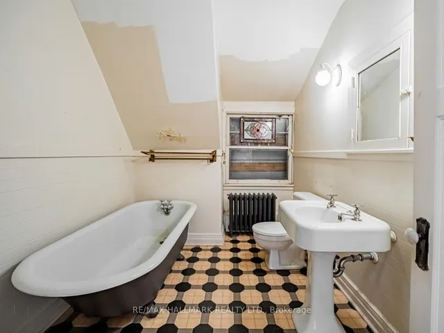 Additional image 30 of 2 Mount Royal Ave