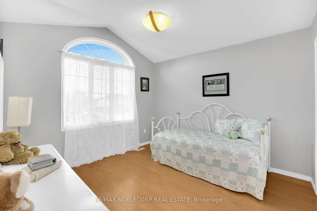 Additional image 29 of 129 Queen Mary Dr