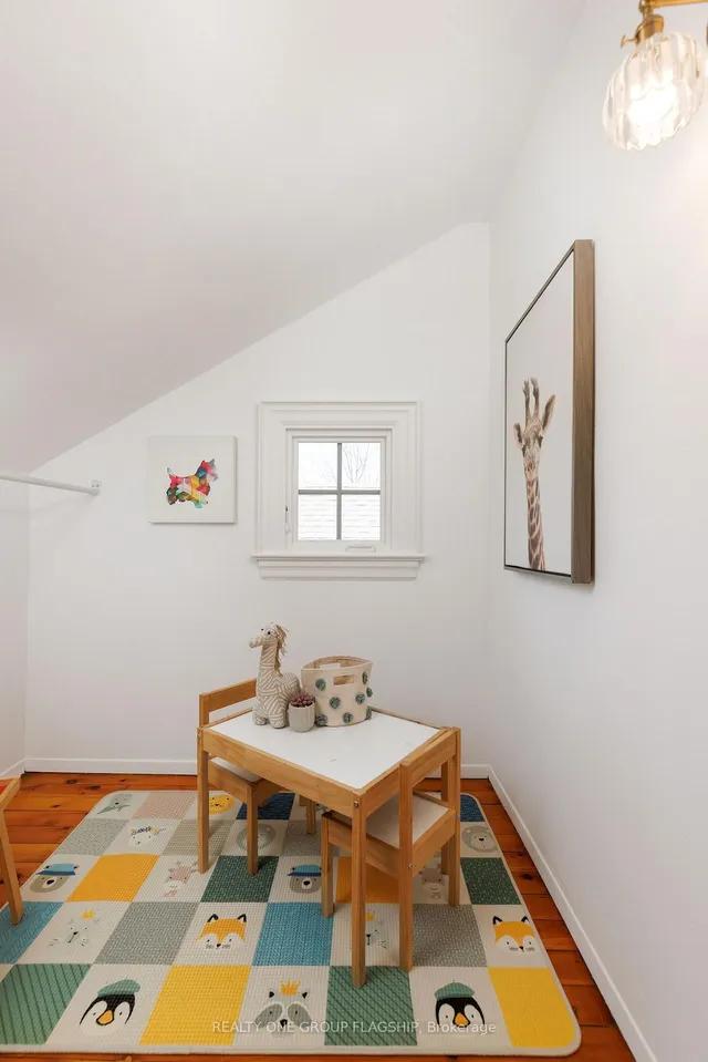 Additional image 44 of 69 Victoria Park Ave