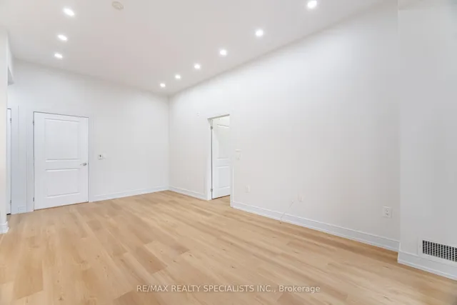 Additional image 17 of 2326 TAUNTON Rd Unit 103