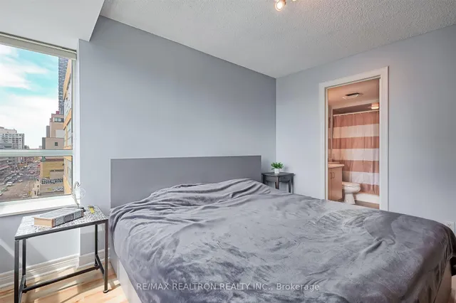 Additional image 18 of 212 Eglinton Ave Unit 803