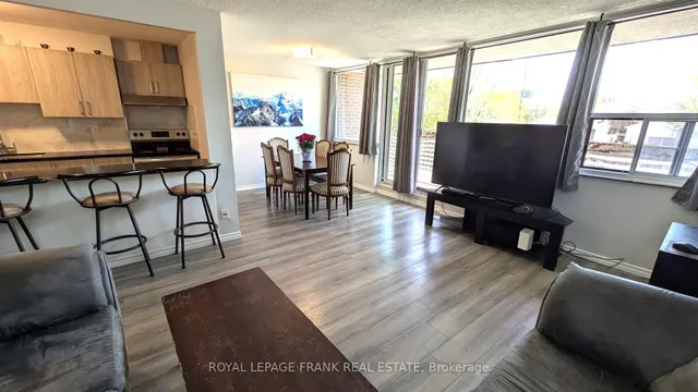 Additional image 3 of 4060 Lawrence Ave Unit 220