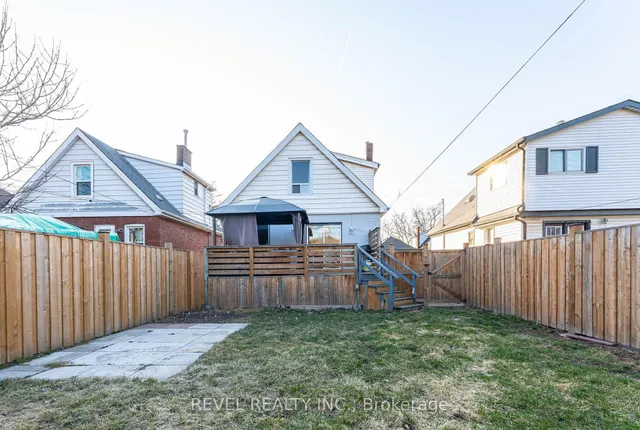 Additional image 23 of 64 Barons Ave