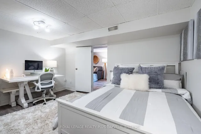 Additional image 23 of 548 Regina Dr