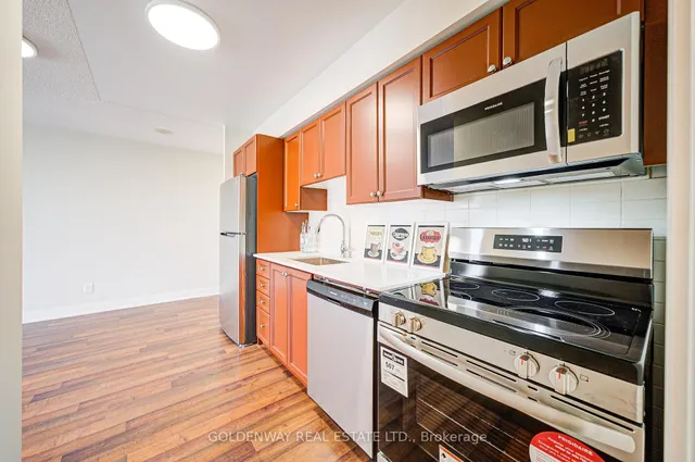 Additional image 17 of 125 Village Green Sq Unit 3701