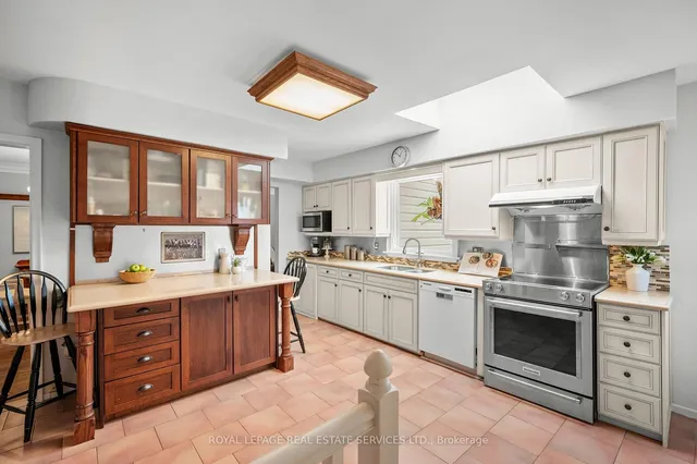 Additional image 9 of 2173 Deyncourt Dr