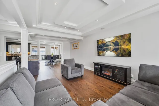 Additional image 11 of 55 Yorkdale Cres