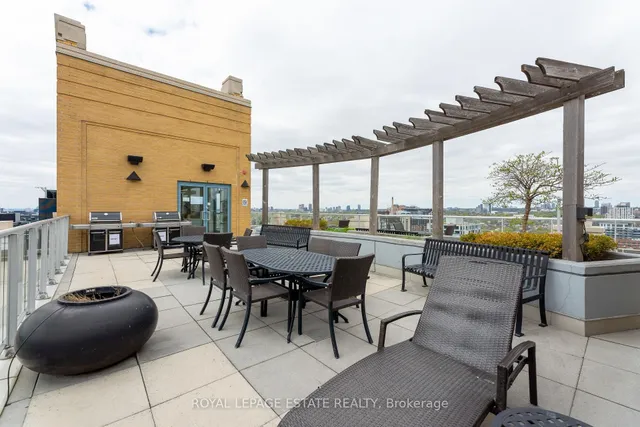 Additional image 29 of 438 Richmond St Unit 1409