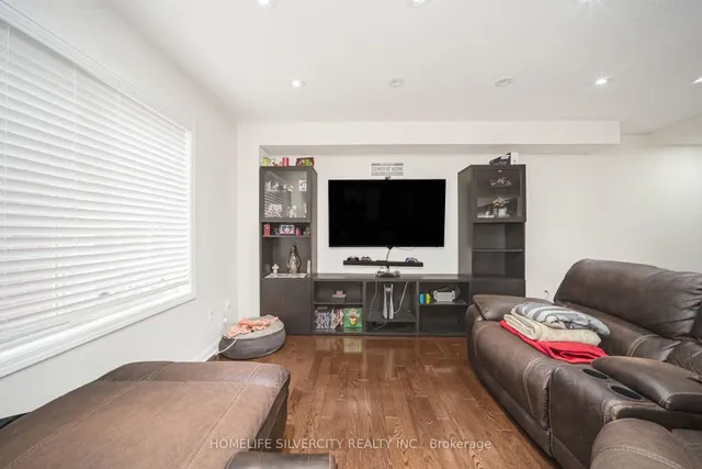 Additional image 9 of 127 Bleasdale Ave