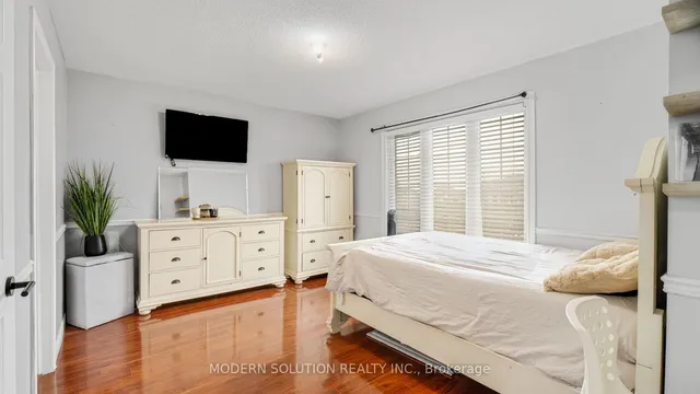 Additional image 28 of 31 Silver Willow Tr